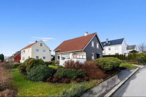 Villa sentralt på Byhaugen, nær ONS